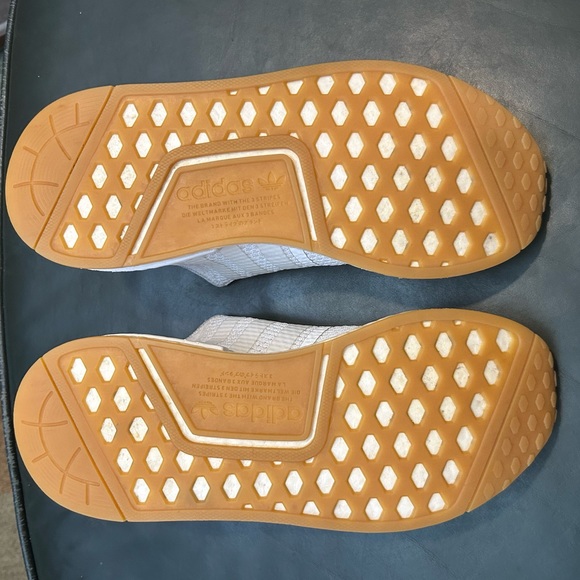 Adidas Originals Men's NMD_R1 D96635 White White Gum Running Shoes - Size 9 - Picture 9 of 10